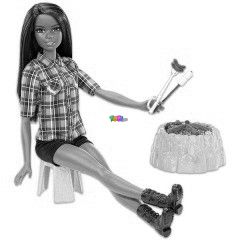 Barbie - Barna br Barbie a tbortz mellett