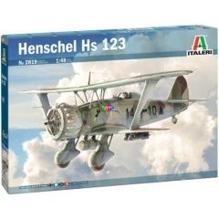 Italeri: Henschel Hs 123 repülőgép makett, 1:48
