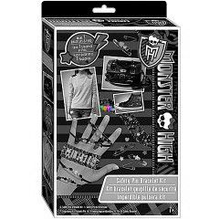 Biztostts karkt s kitz kszt - Monster High