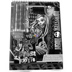 Monster High - Sznezhet brsony poszter kszt