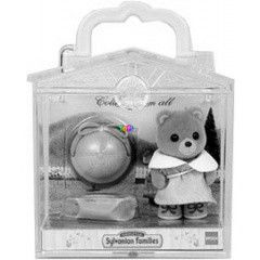 Sylvanian Families - Maci kalapban tskval