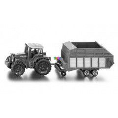 Traktor takarmnyszlltval