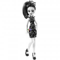 dv a Monster High-ban - A Drakula Lnya - Draculaura